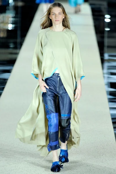 Look 14